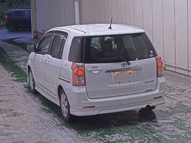 TOYOTA RAUM
