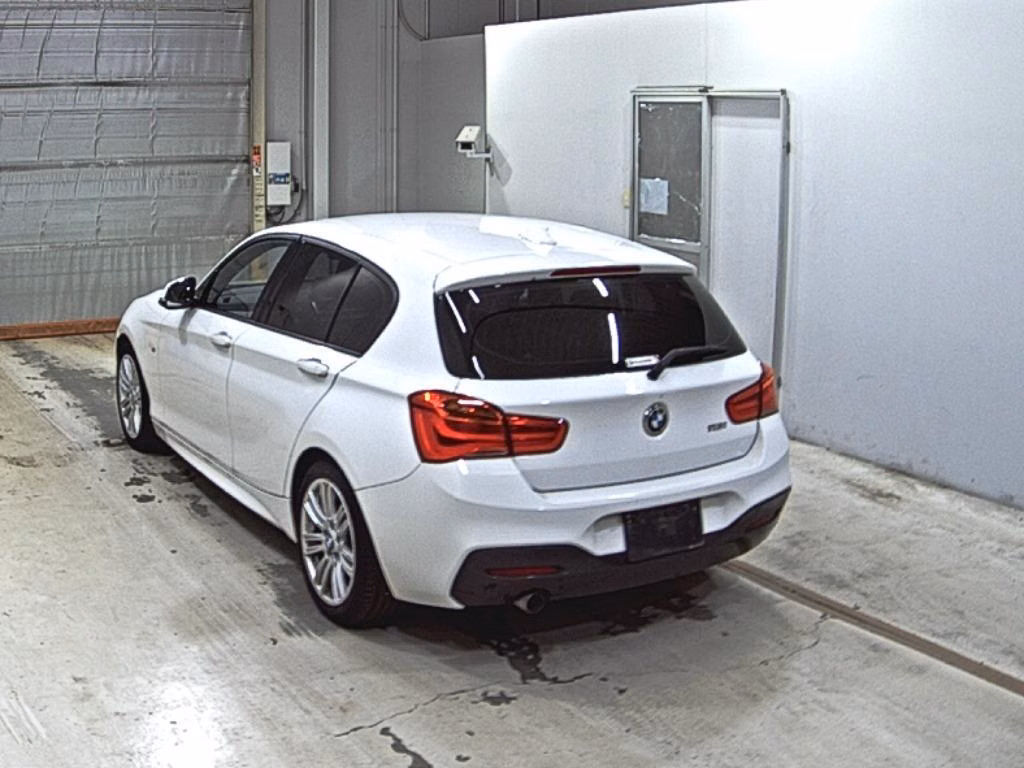 BMW 1-SERIES