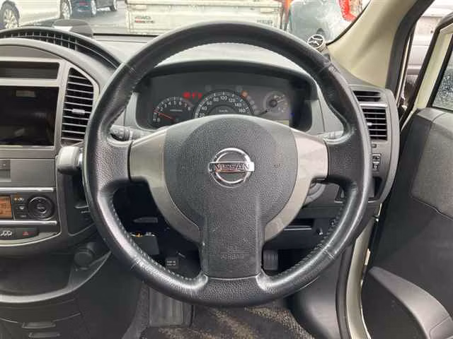 NISSAN LAFESTA