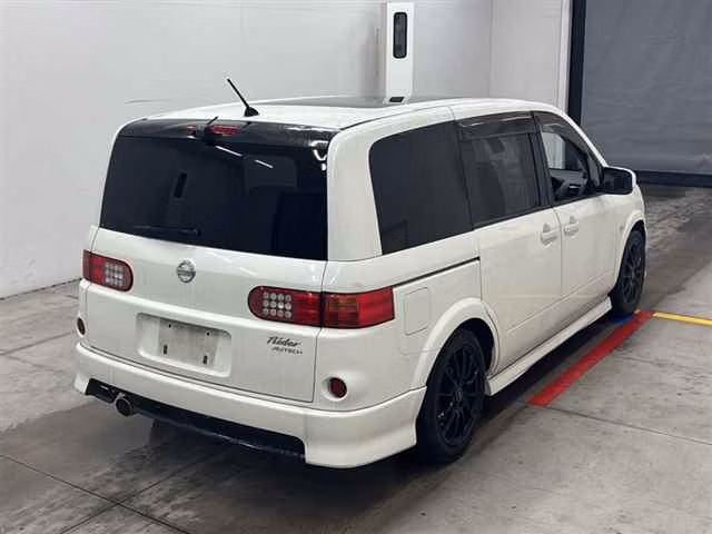 NISSAN LAFESTA