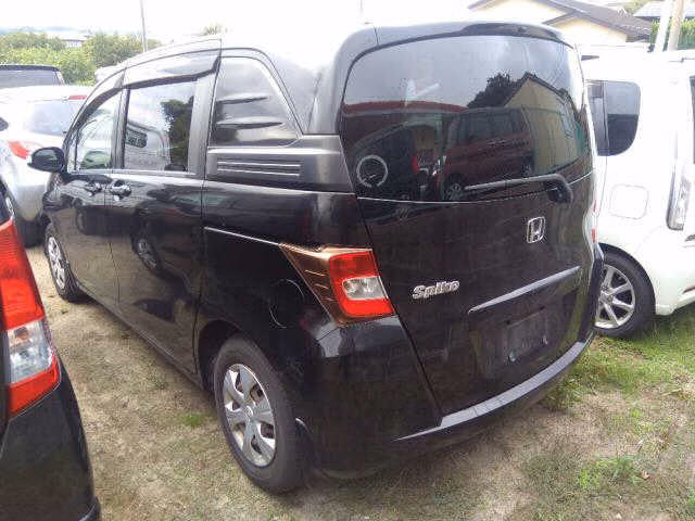 HONDA FREED SPIKE
