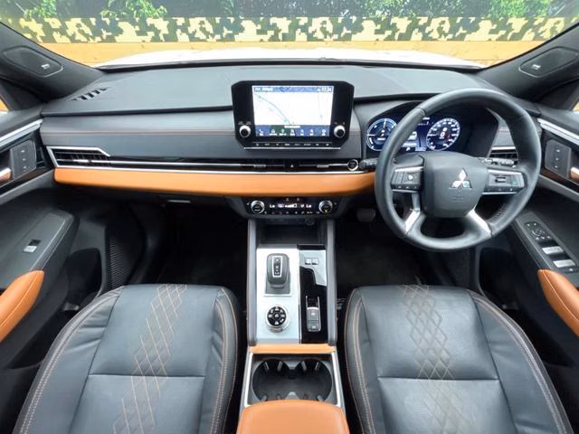 MITSUBISHI OUTLANDER