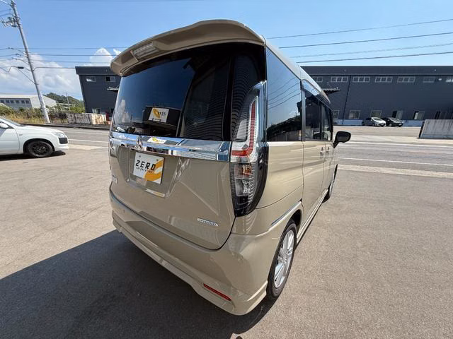 Mitsubishi Delica D:2