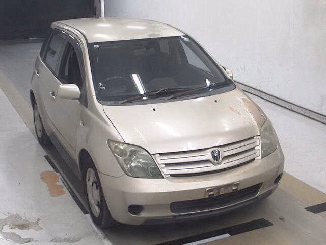 TOYOTA IST