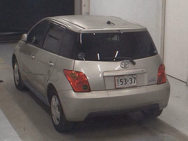 TOYOTA IST