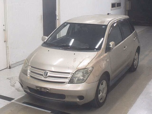 TOYOTA IST