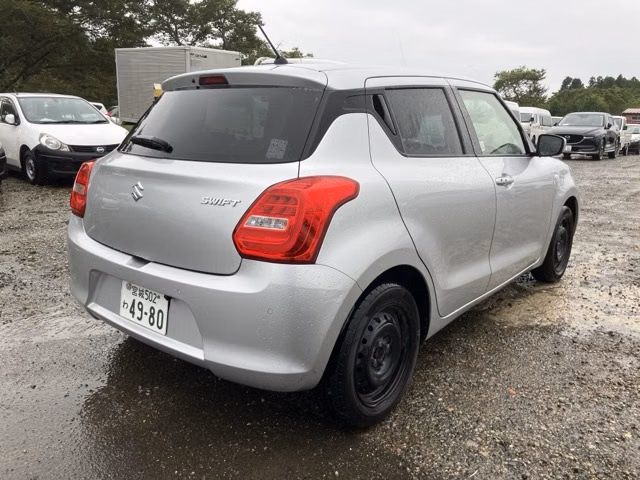 SUZUKI SWIFT