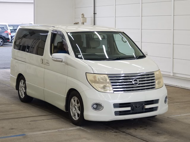NISSAN ELGRAND