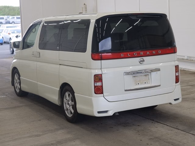 NISSAN ELGRAND