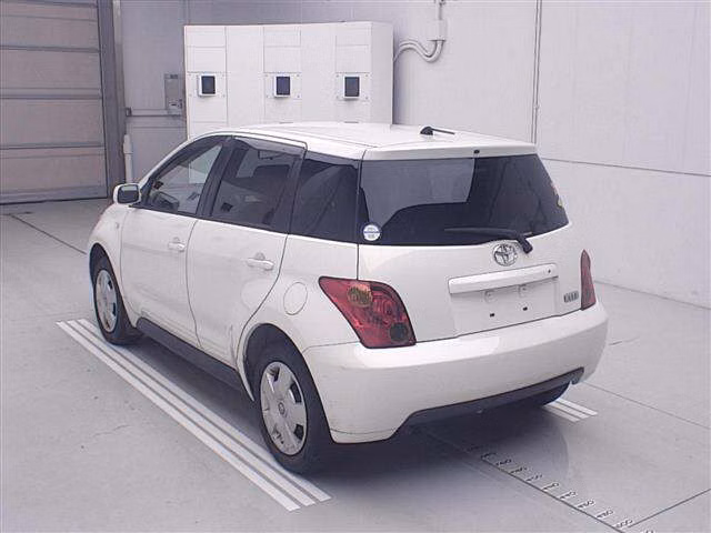TOYOTA IST