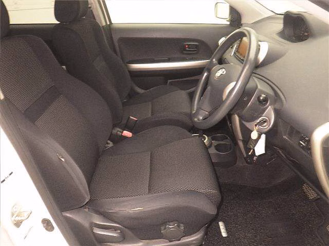 TOYOTA IST