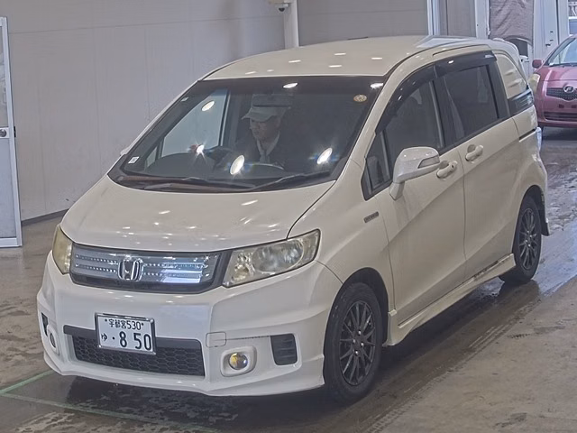 HONDA FREED SPIKE