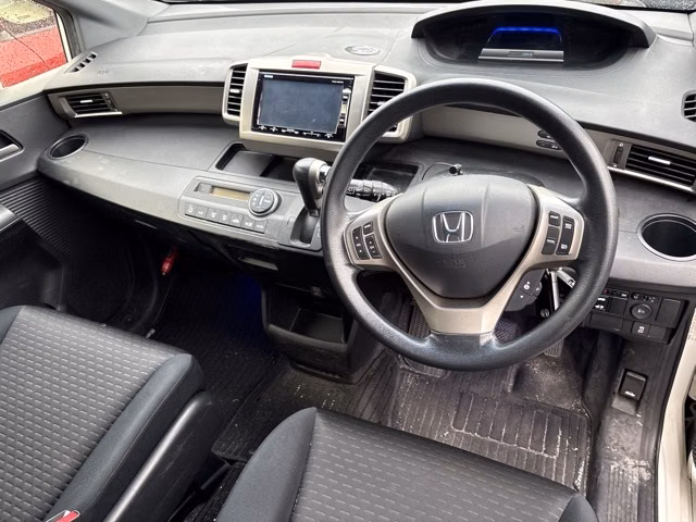 HONDA FREED SPIKE