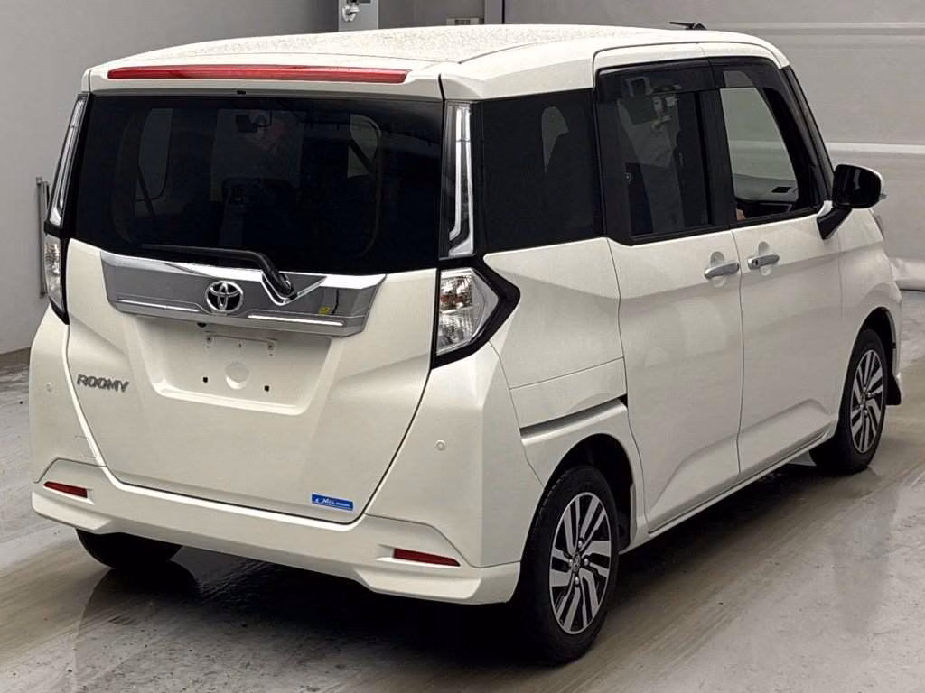 TOYOTA ROOMY