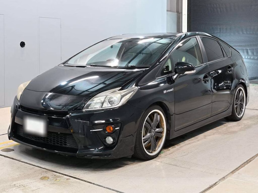TOYOTA PRIUS