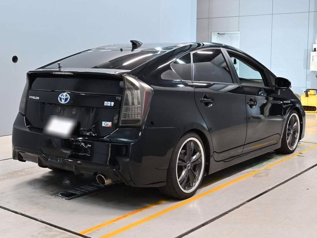 TOYOTA PRIUS