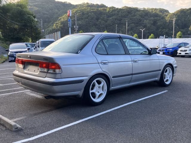 Nissan Sunny