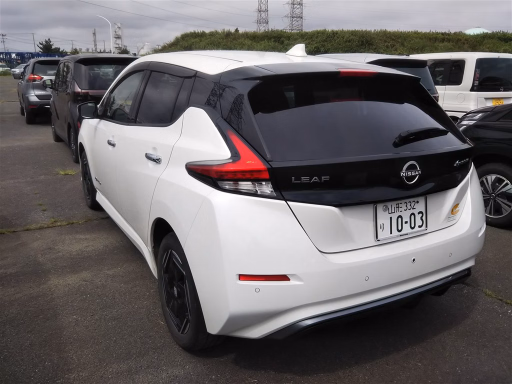 NISSAN LEAF