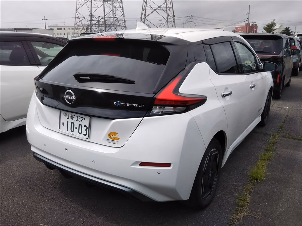 NISSAN LEAF