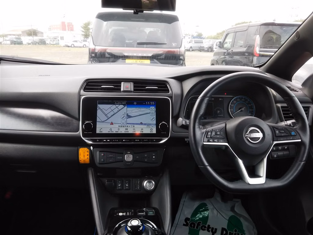 NISSAN LEAF
