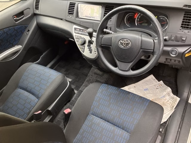 TOYOTA ISIS