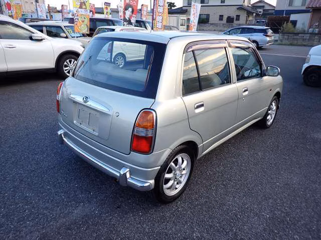 Daihatsu Mira Gino