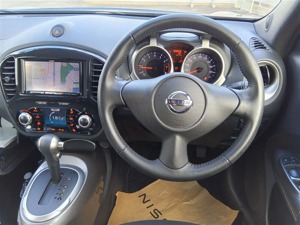 NISSAN JUKE