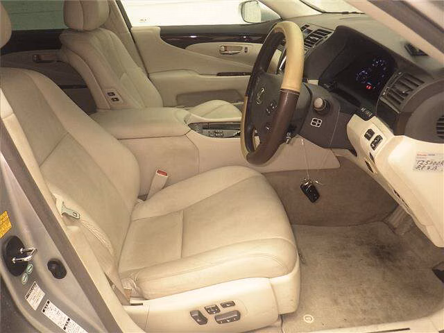 LEXUS LS600H