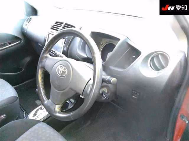 TOYOTA IST