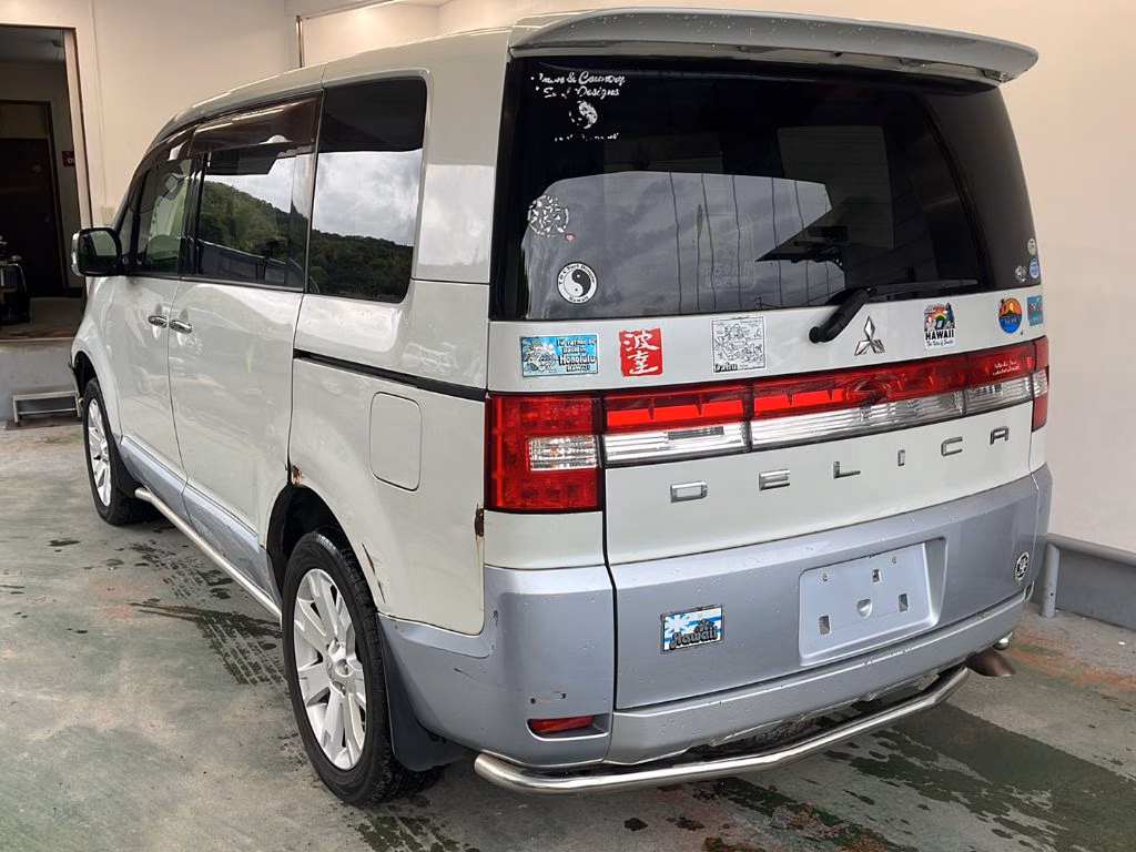 Mitsubishi Delica D:5