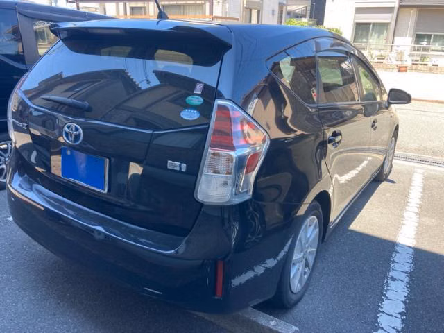 TOYOTA PRIUS ALPHA