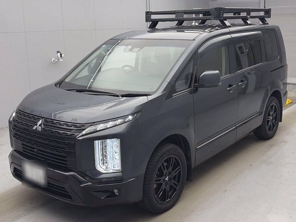 Mitsubishi Delica D:5