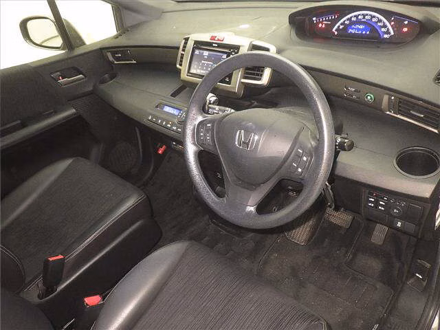 HONDA FREED SPIKE