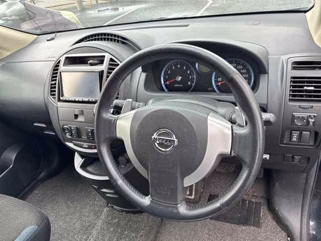 NISSAN LAFESTA