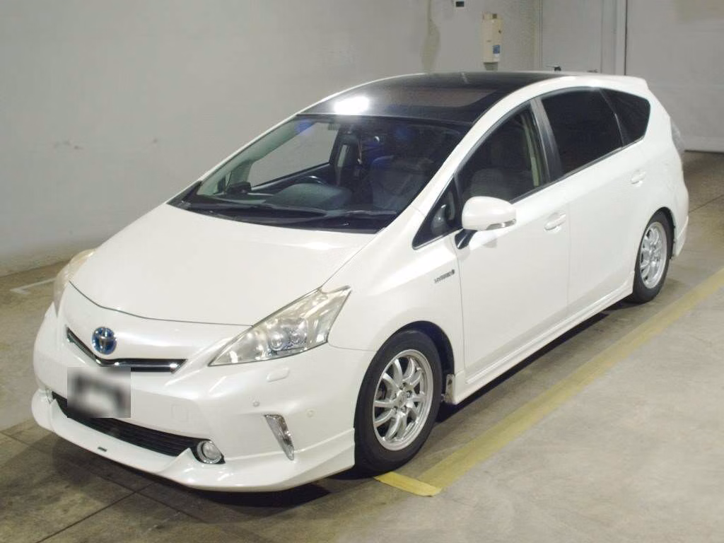 TOYOTA PRIUS ALPHA