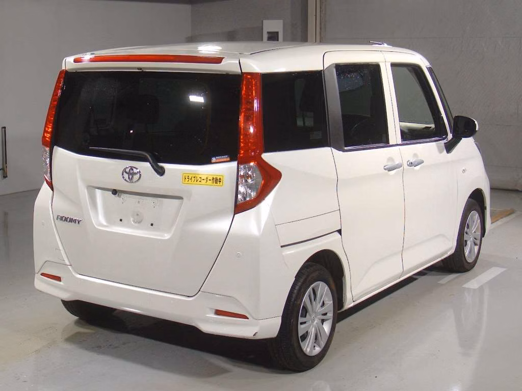 TOYOTA ROOMY