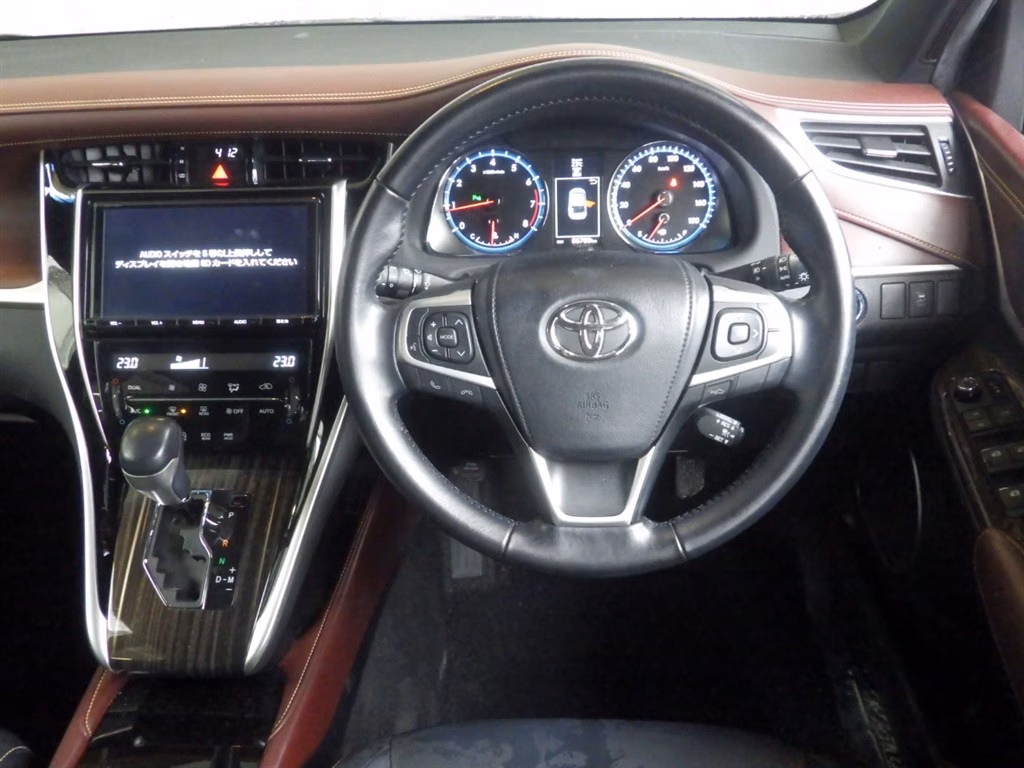 TOYOTA HARRIER