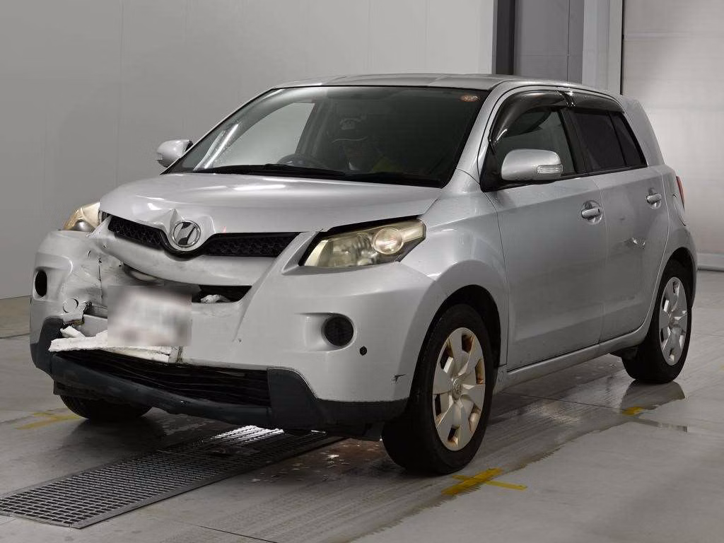 TOYOTA IST