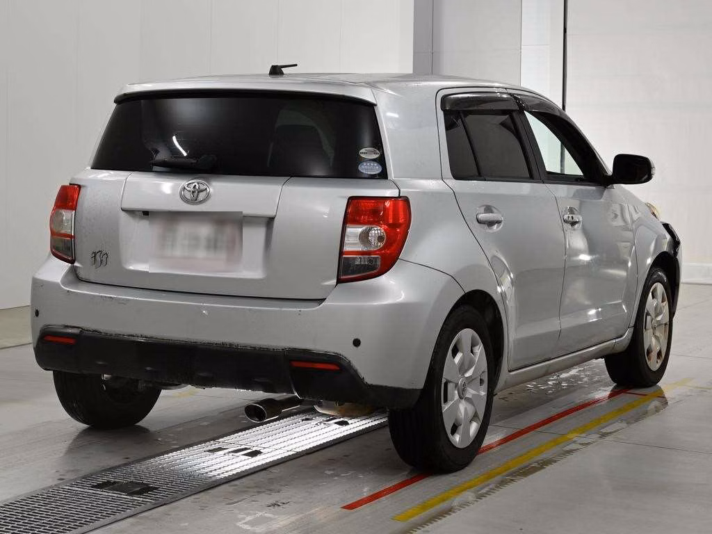 TOYOTA IST