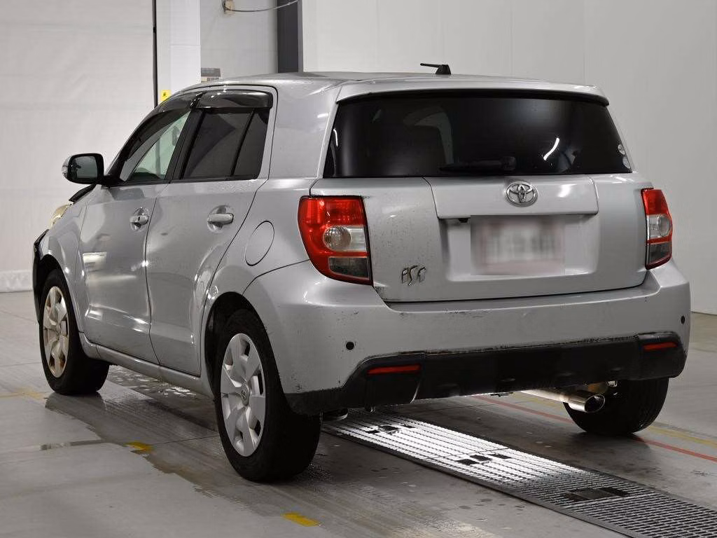 TOYOTA IST