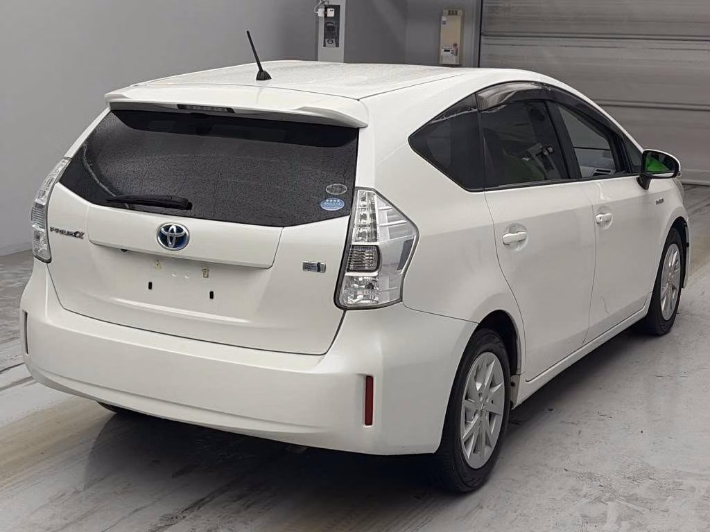 TOYOTA PRIUS ALPHA