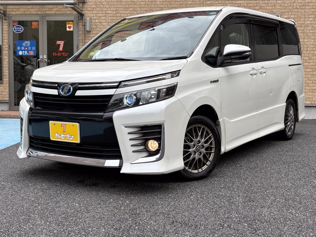 TOYOTA VOXY