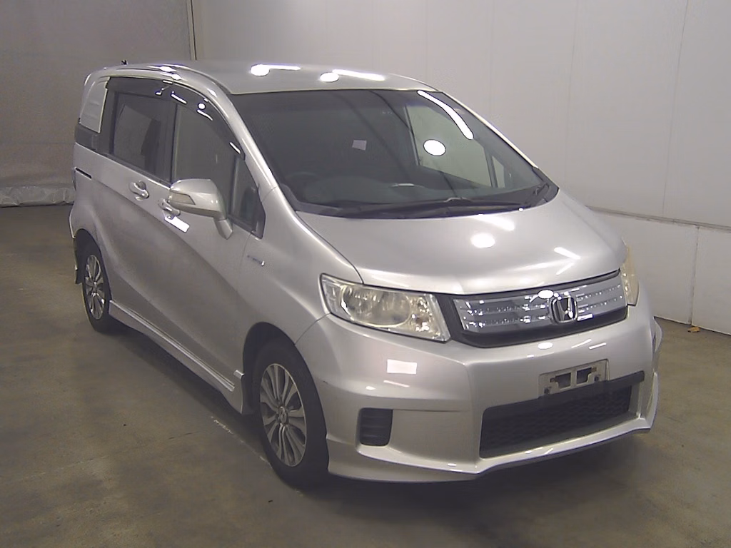 HONDA FREED SPIKE