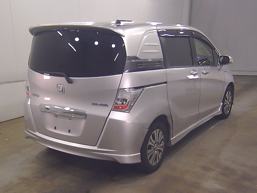 HONDA FREED SPIKE