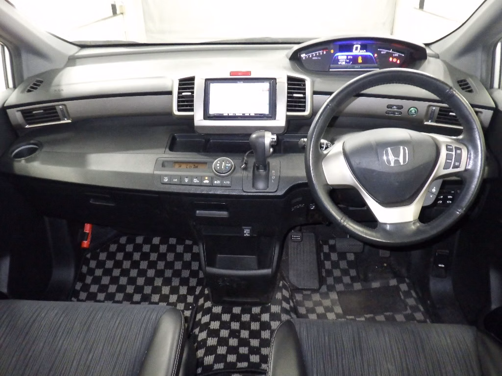 HONDA FREED SPIKE