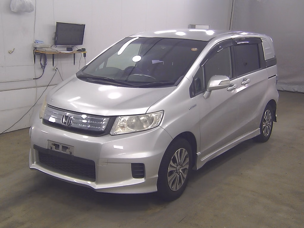 HONDA FREED SPIKE