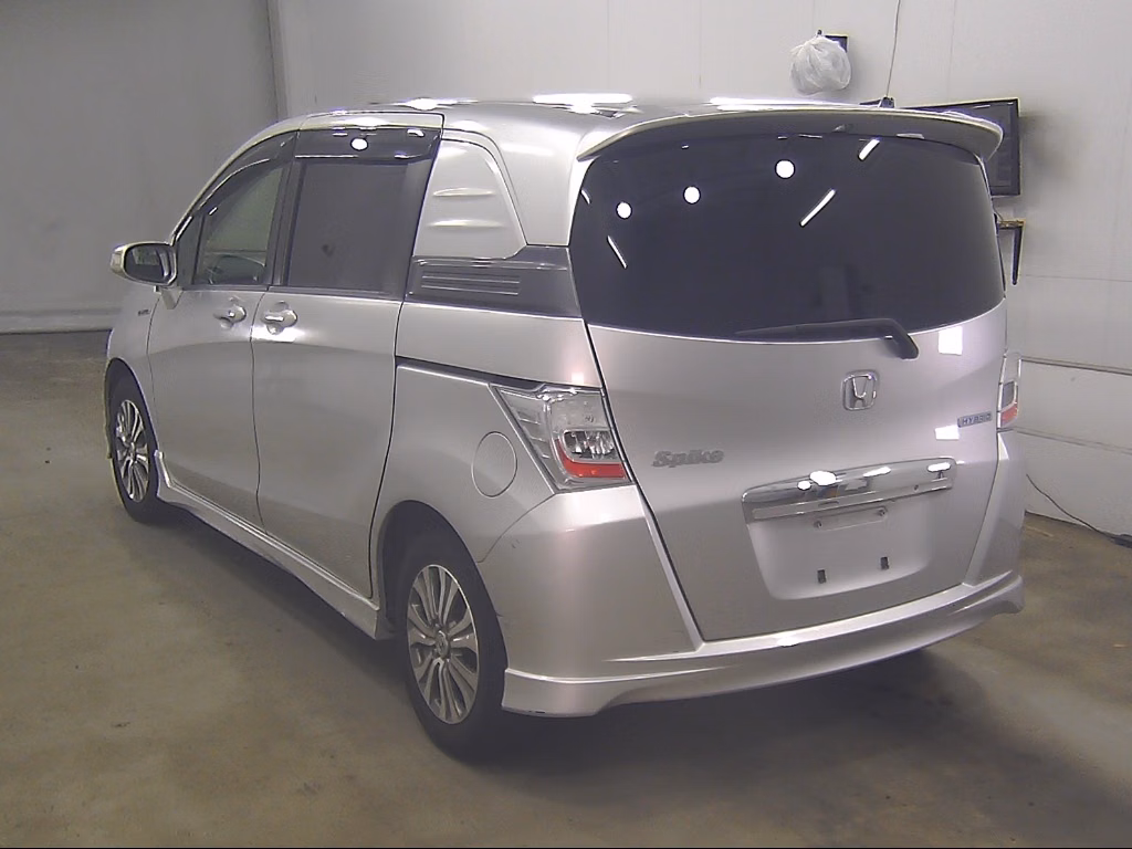HONDA FREED SPIKE