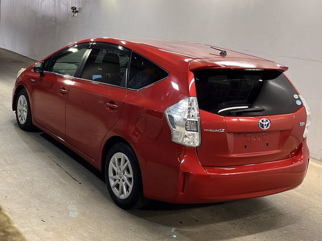 TOYOTA PRIUS ALPHA