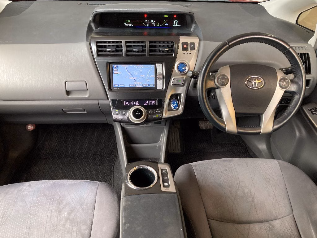 TOYOTA PRIUS ALPHA