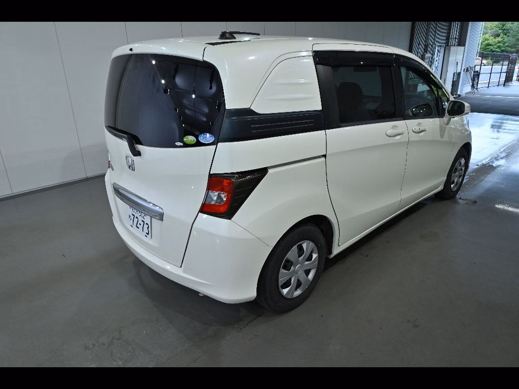 HONDA FREED SPIKE
